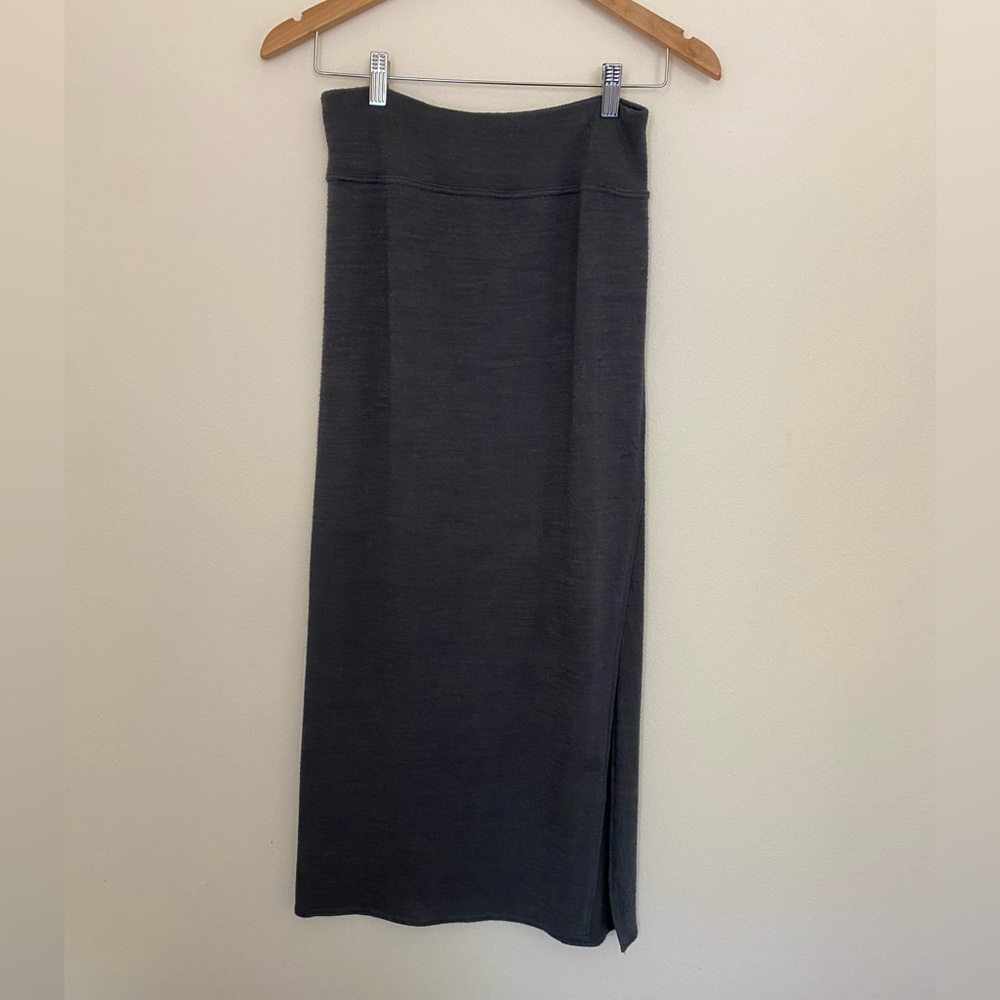 Aritzia Wilfred Free Midi Skirt with Side Slit